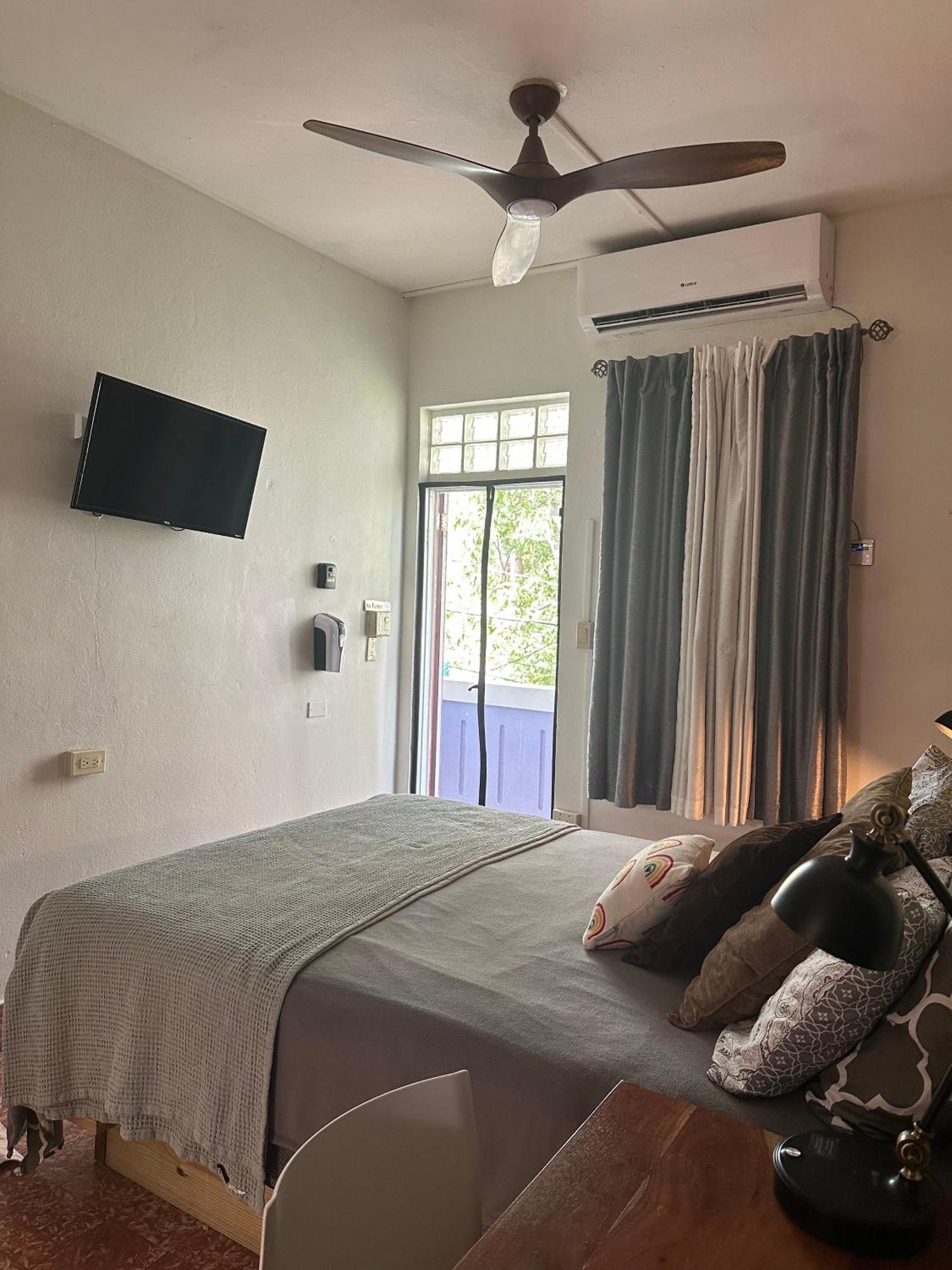 Lower Price, Style, Discount In San Juan,pr, Beach, Free Bikes (adults Only) Apartamento *